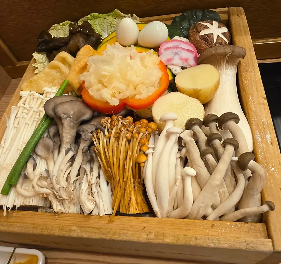 Full main spread of the shabu-shabu course
