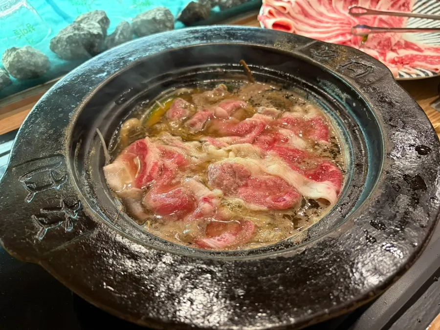토치로 구운 타다끼 고기