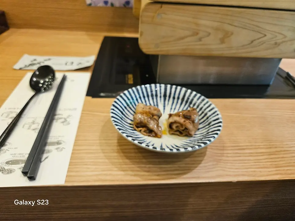 토치로 불향을 입힌 소고기 타다끼