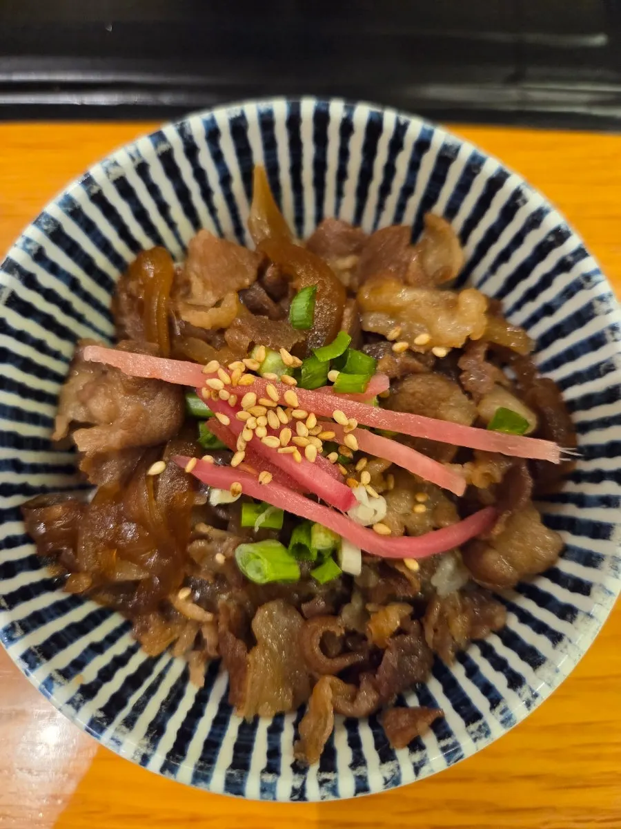 함께 나온 멘타이쥬와 규동