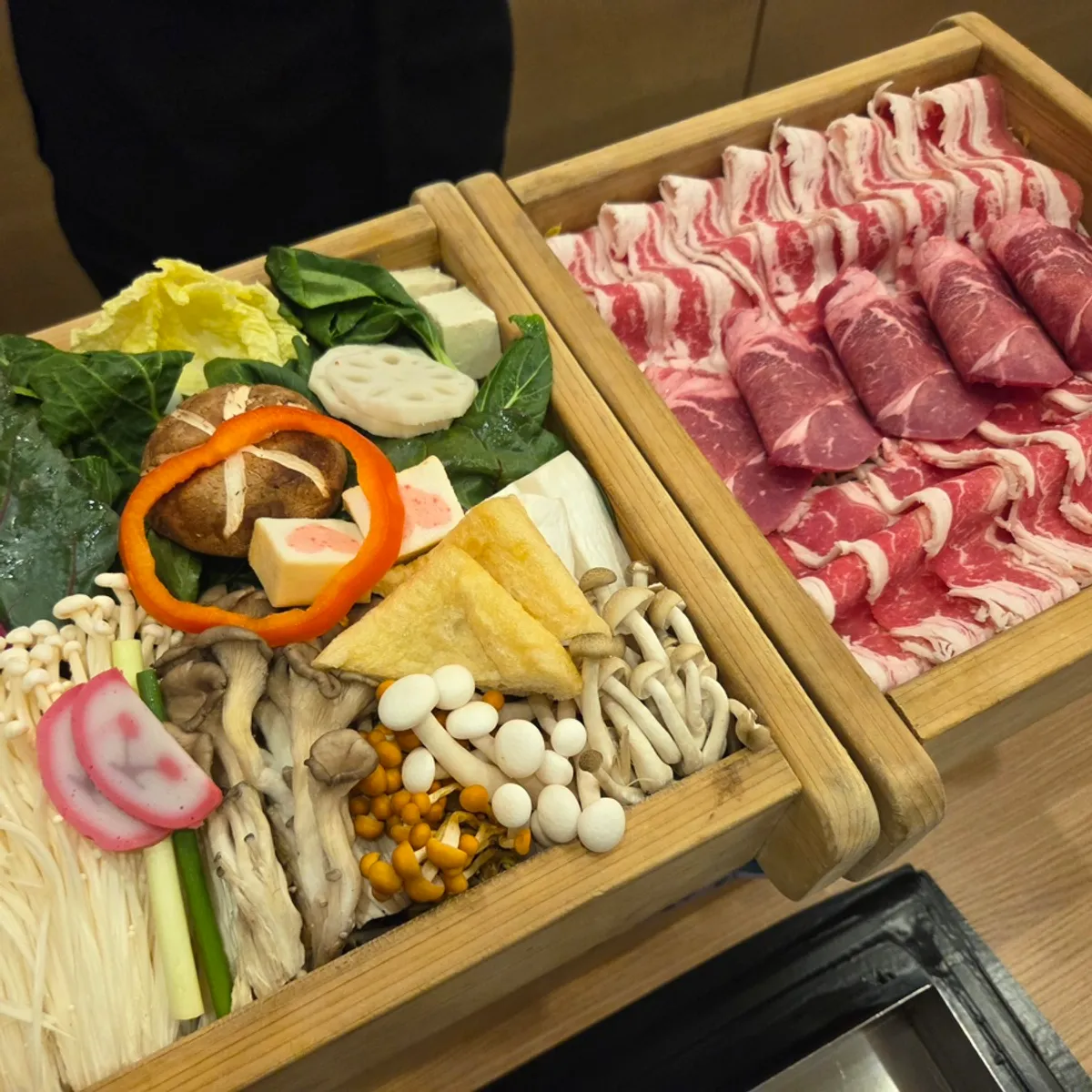 Meat and vegetables in a hinoki steaming box
