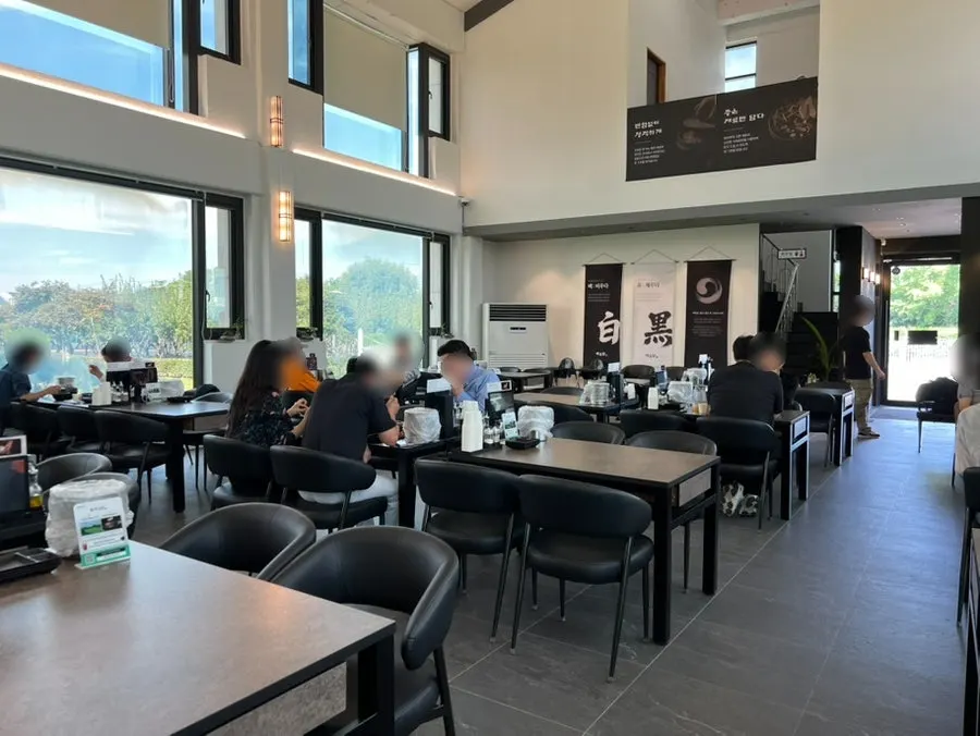 Spacious interior of Baekheukdam