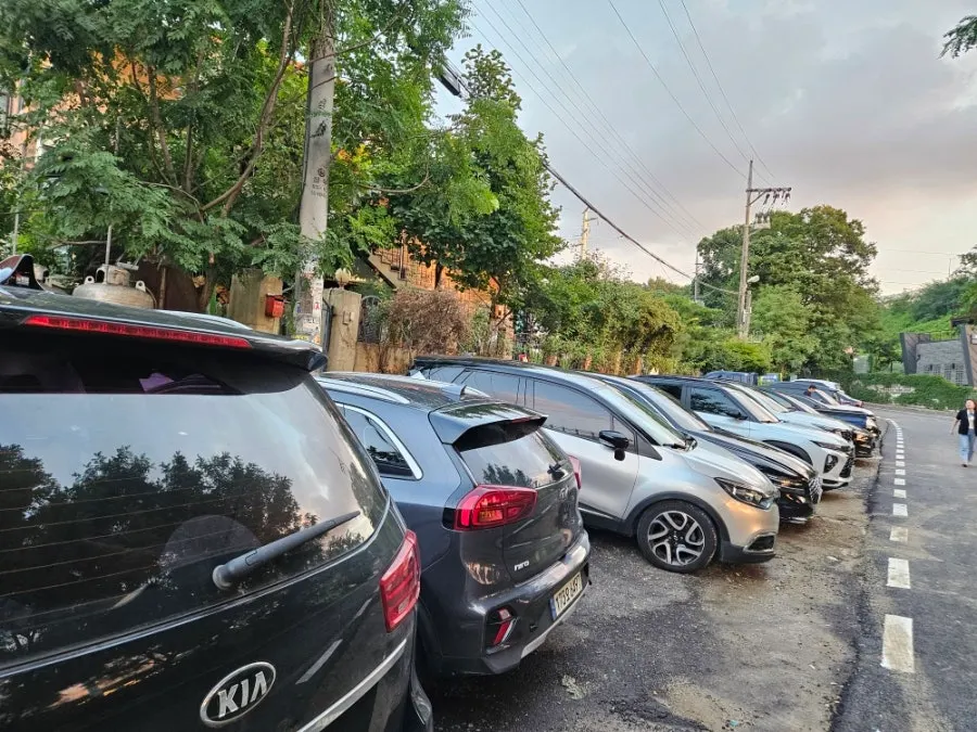 Free parking space in front of Ikkjujeokku in Hanam