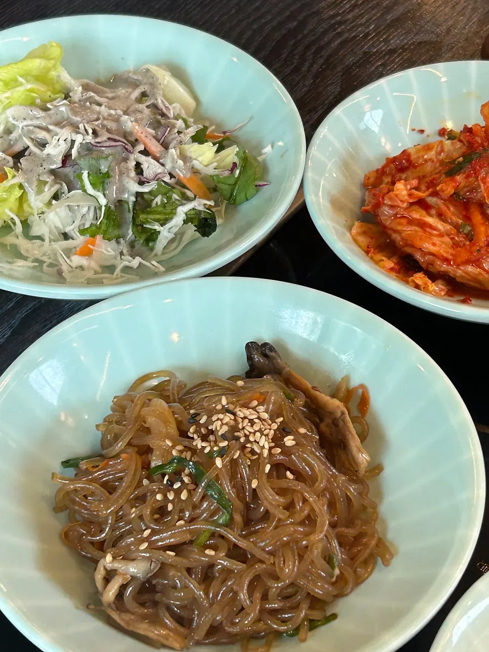 Set meal with seaweed soup and side dishes