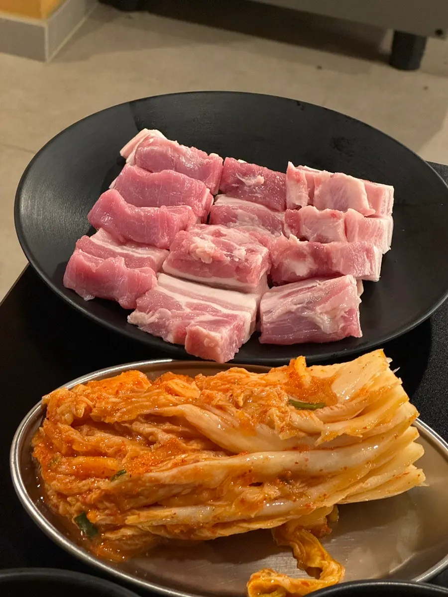 이꾸저꾸 셀프바 파김치와 갓김치
