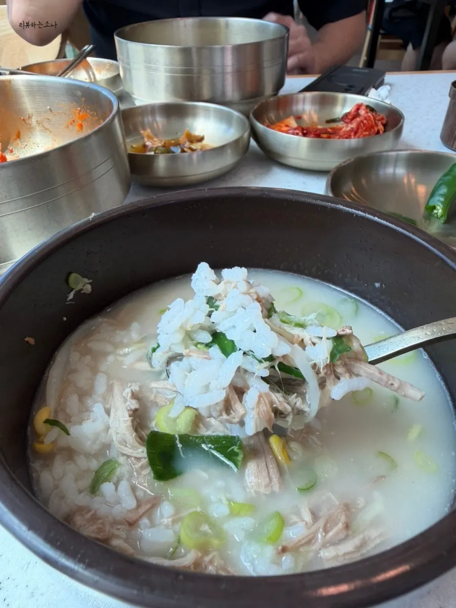 살코기 양이 넉넉한 한담국수 음식