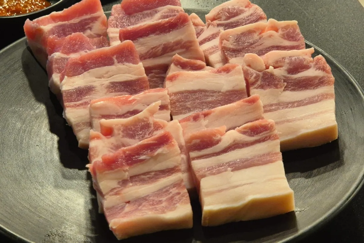 Thick, square-cut white pork belly