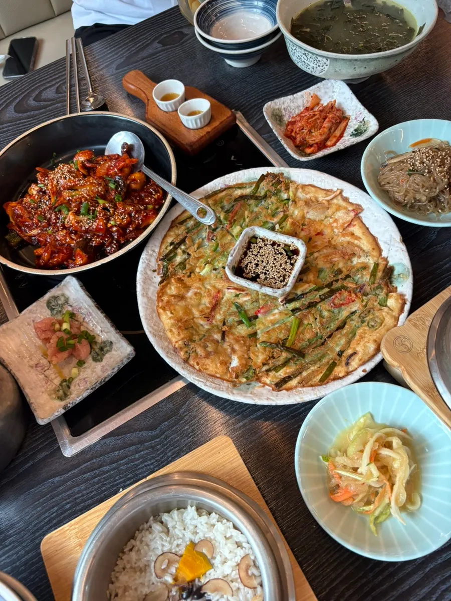 갓 나온 솥밥