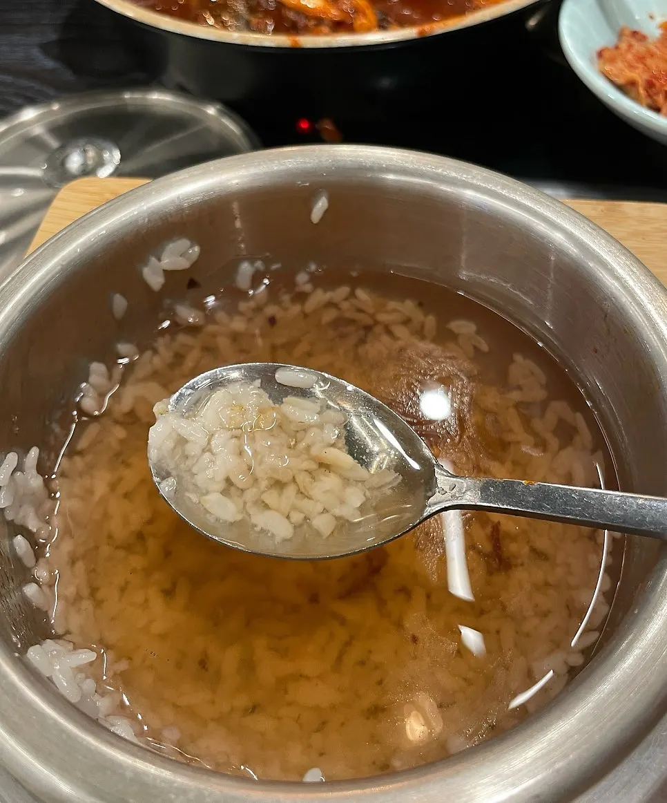 Scorched rice tea served to finish the meal