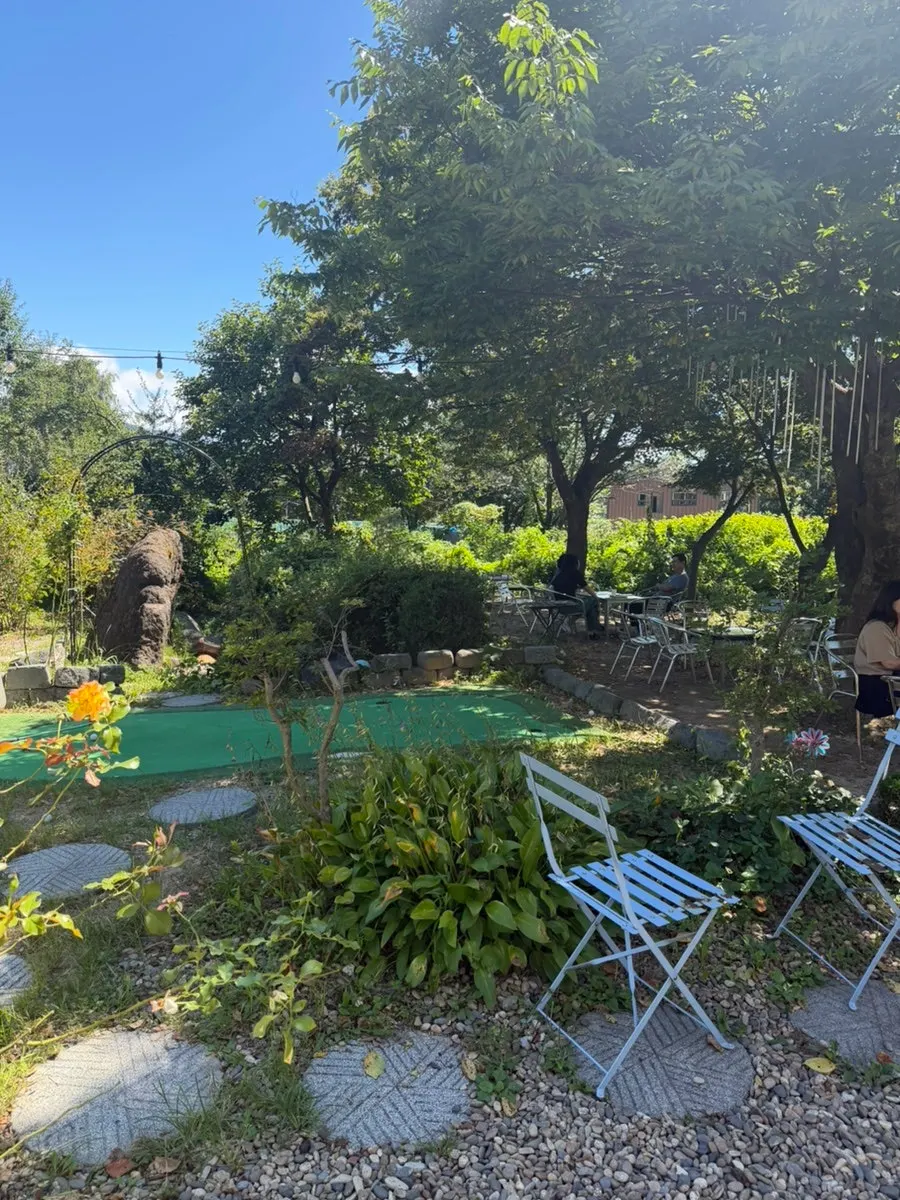 Outdoor space used after dining