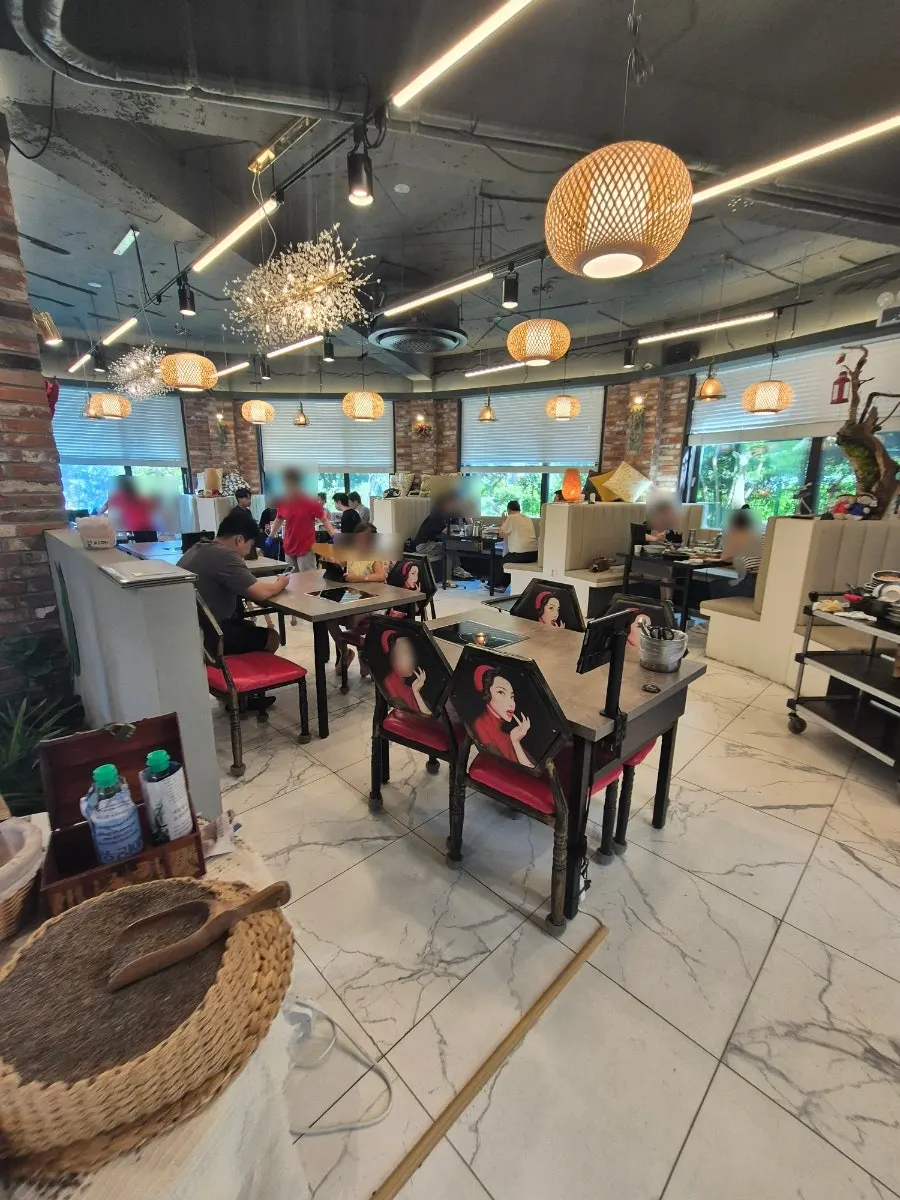 Bright, clean interior of Jigueseo On Jjukkumi Hanam Main Branch