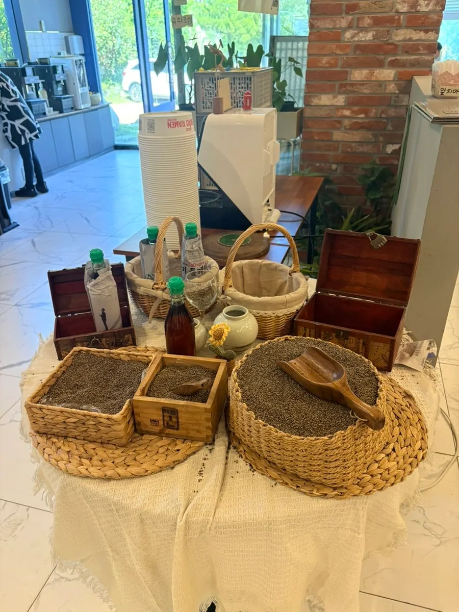 Perilla oil sold separately on display