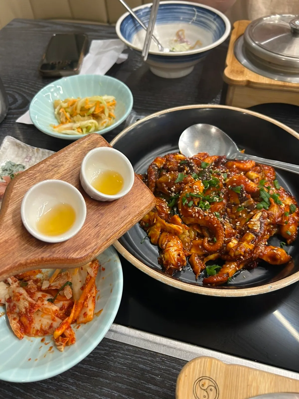솥에 물을 부어 만든 누룽지
