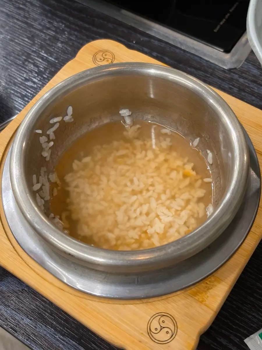 비벼 먹는 매콤한 쭈꾸미 비빔밥 한 그릇