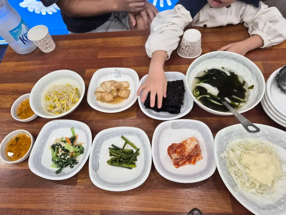 Side dish spread at Appa Jjim Main Branch