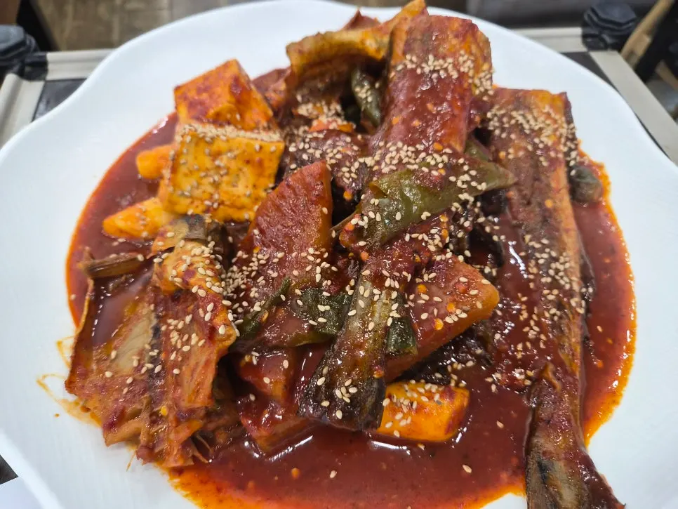 Red-sauced siraegi braised pollock