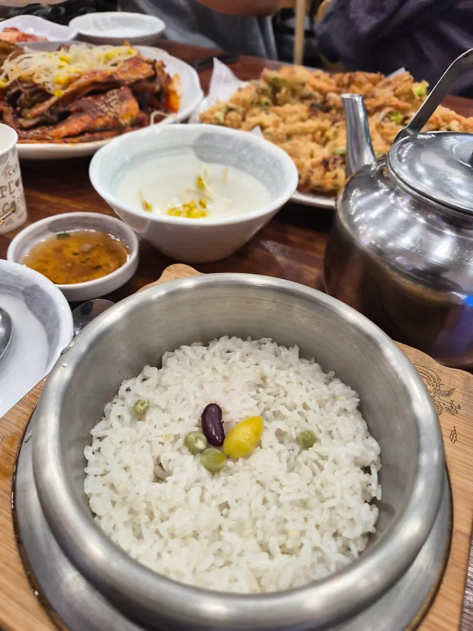 Nurungji and sungnyung from the pot rice