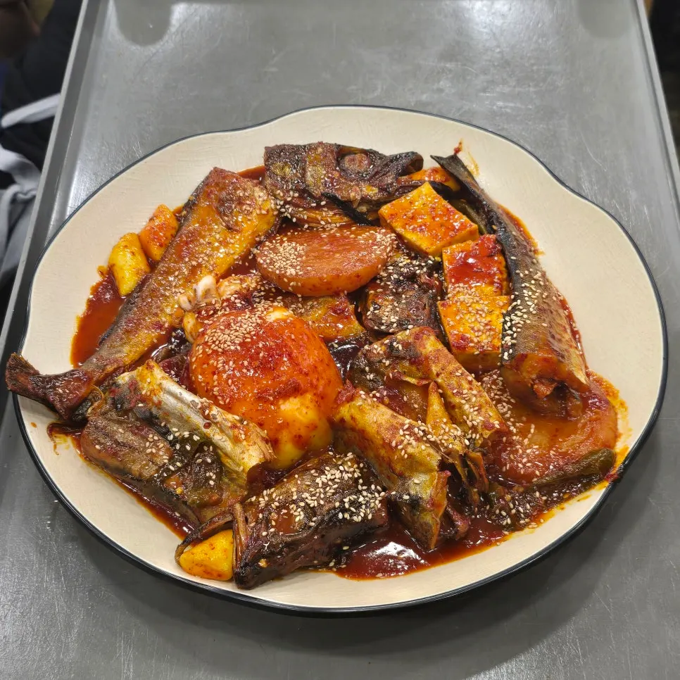 Cuttlefish braised pollock arriving on a cart