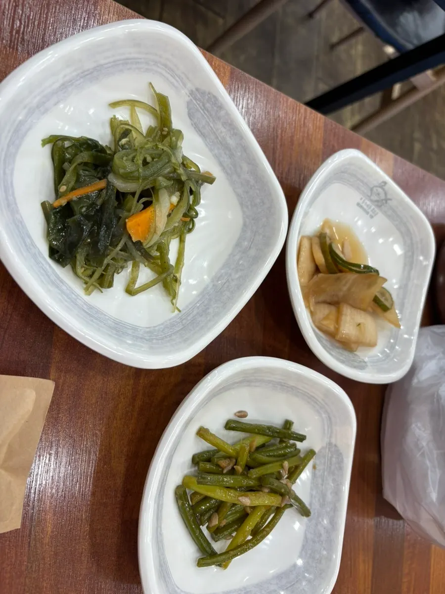 아빠찜 본점 밑반찬 세팅