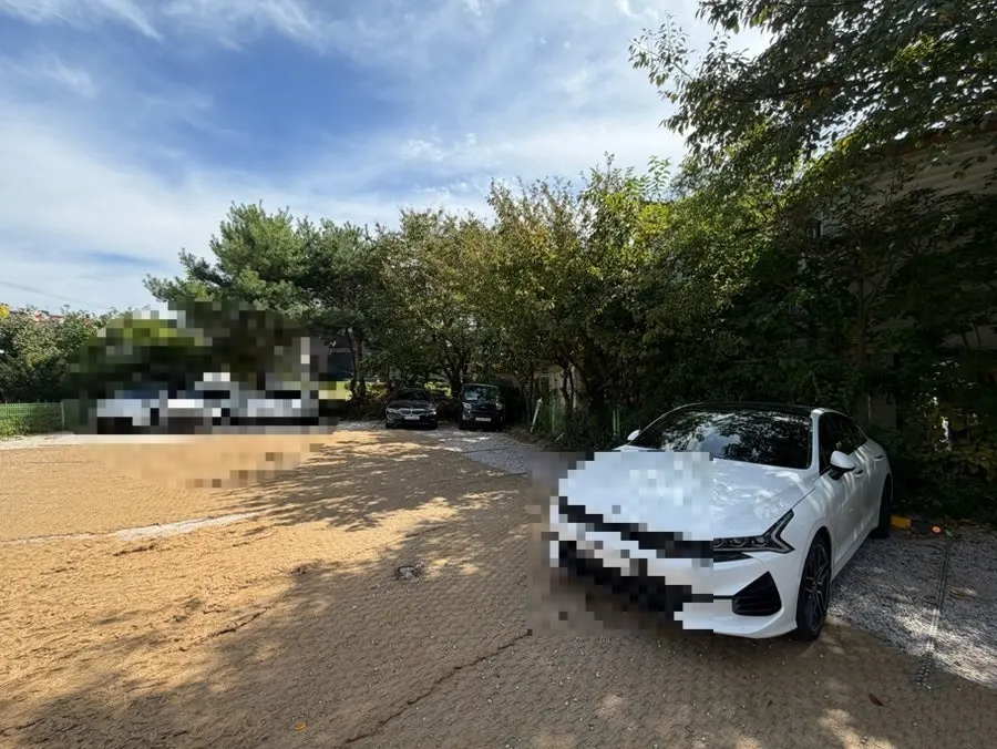Private parking lot at Appa Jjim Main Branch