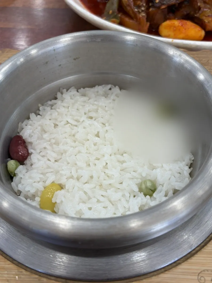 Freshly made fragrant pot rice
