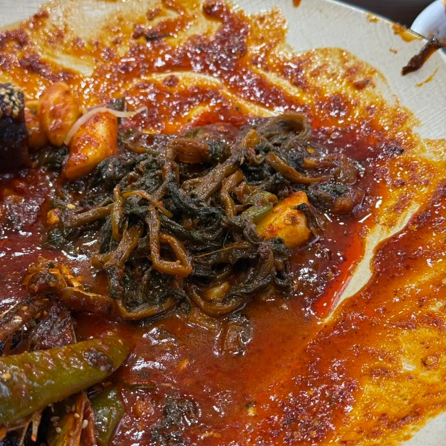 콩나물과 시래기를 함께 올린 김쌈
