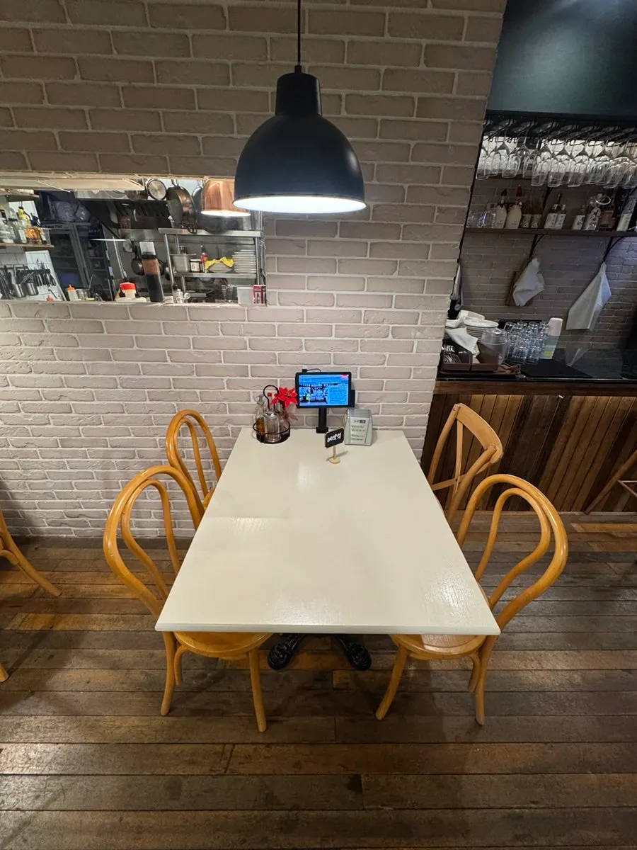 Interior atmosphere of The Pizzeria Market Hanam Misa