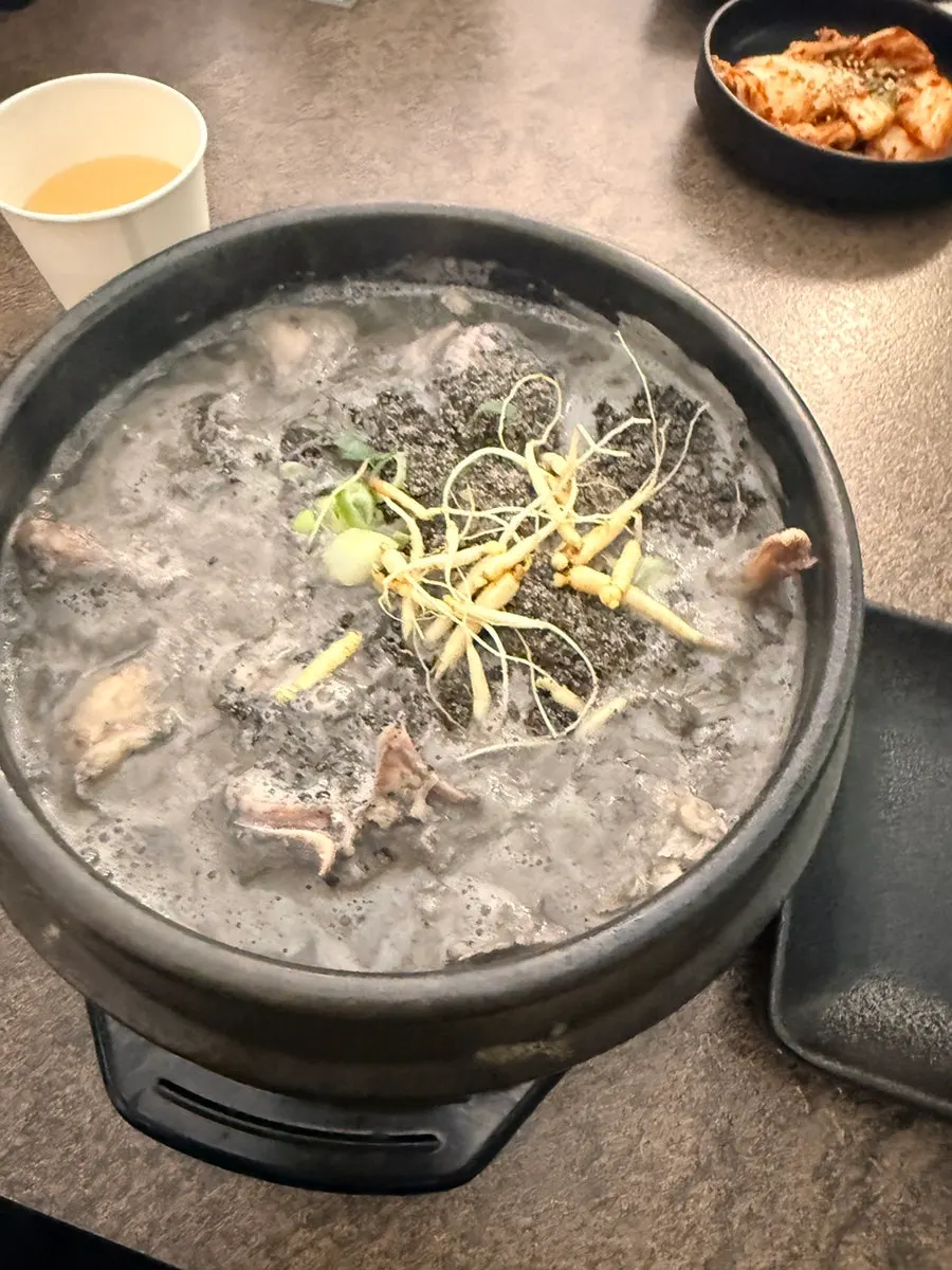 Samgyetang table setting ordered at Baekheukdam