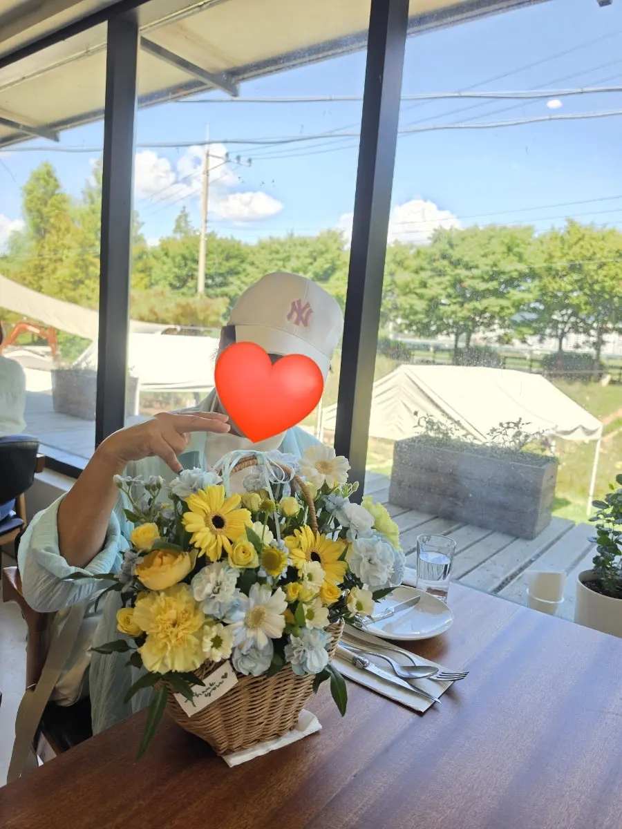 모녀 세 명의 생일 식사 자리