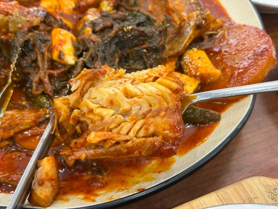 쫄깃한 떡 사리를 더한 코다리조림