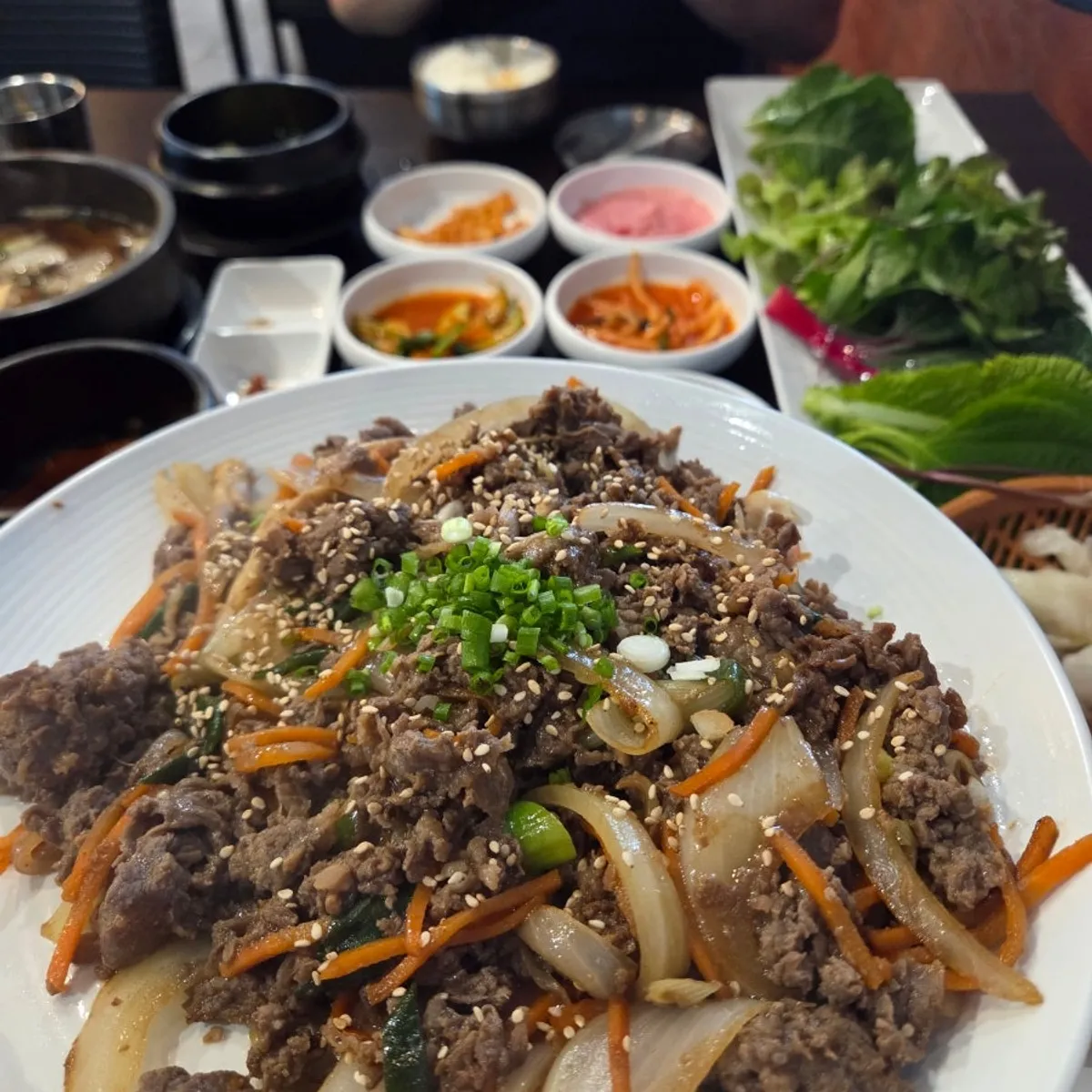 Beef bulgogi stir-fried with vegetables