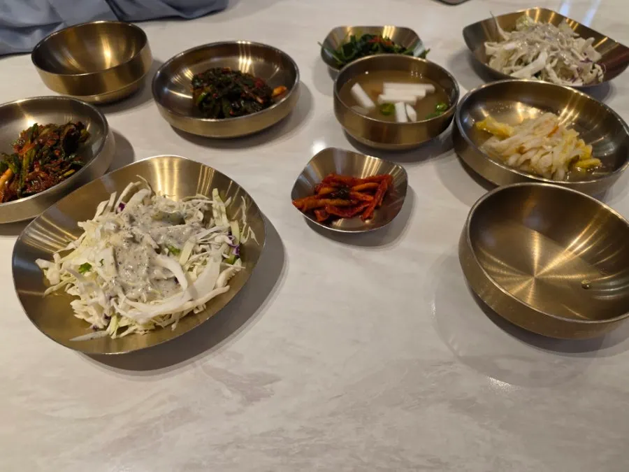 Side dish plates set on the table