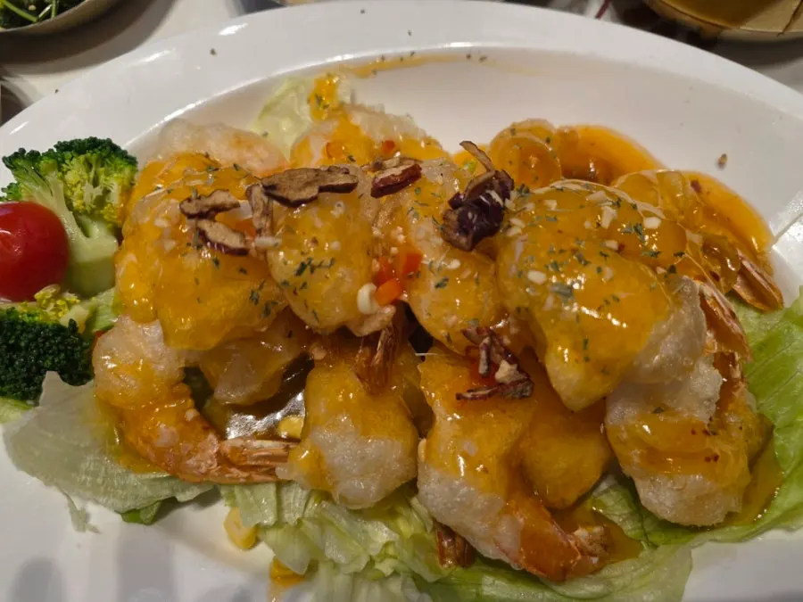 Chili shrimp with large plump shrimp