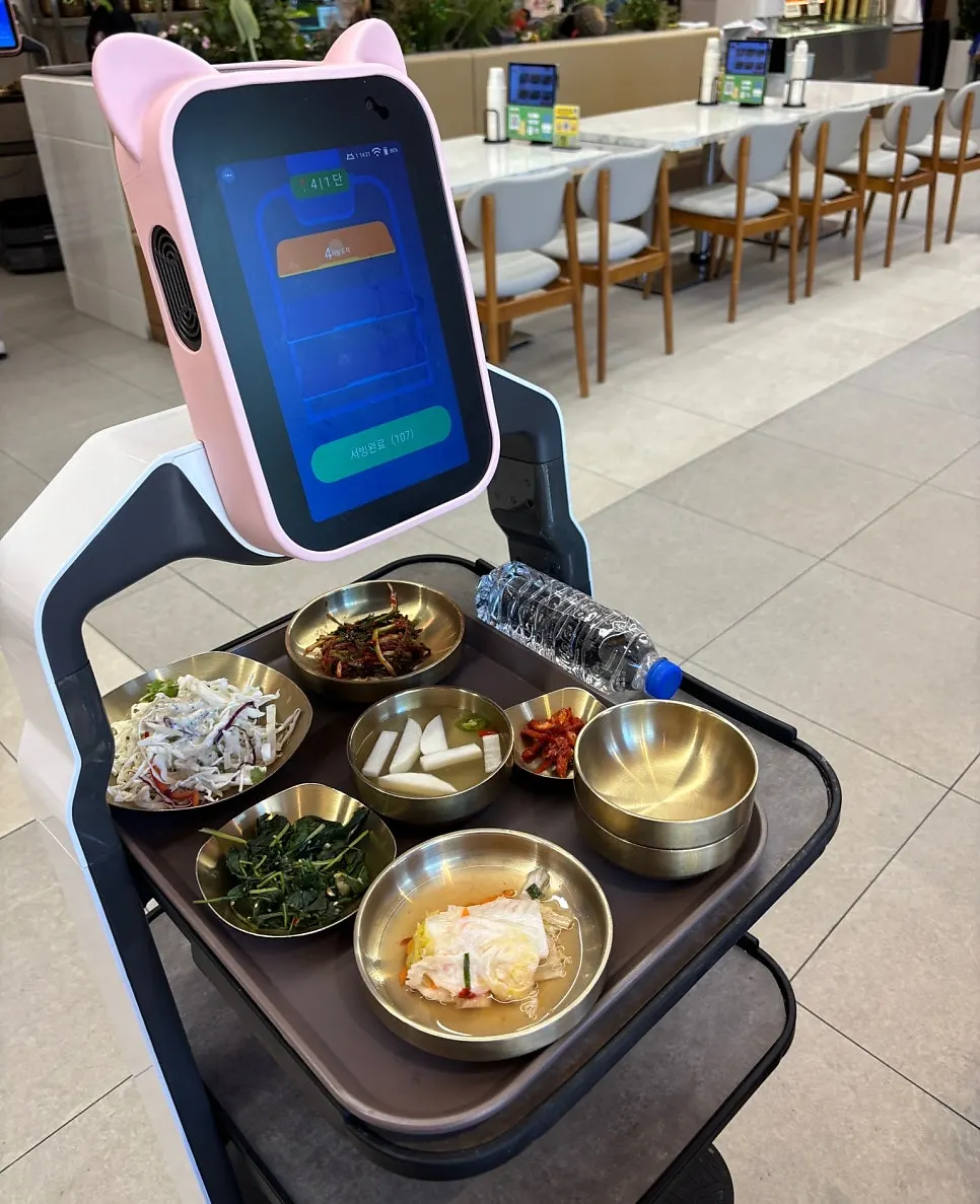 Robot waiter serving side dishes