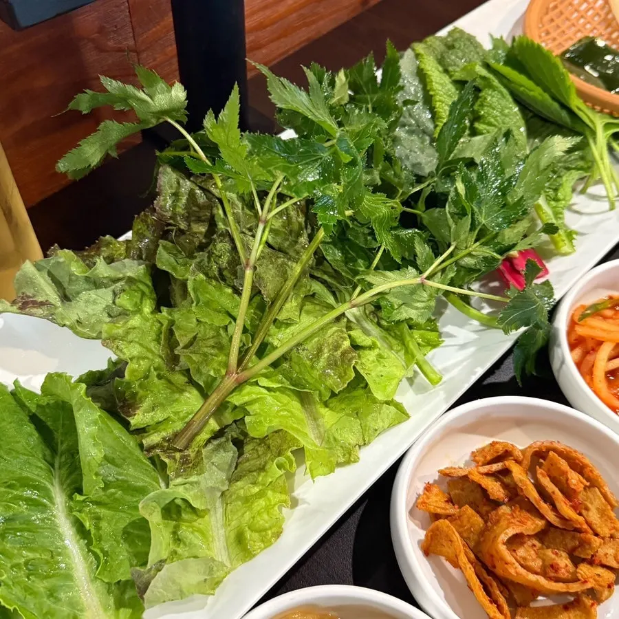 Woo-samgyeop ssambap tại Dolsoe Ssambap