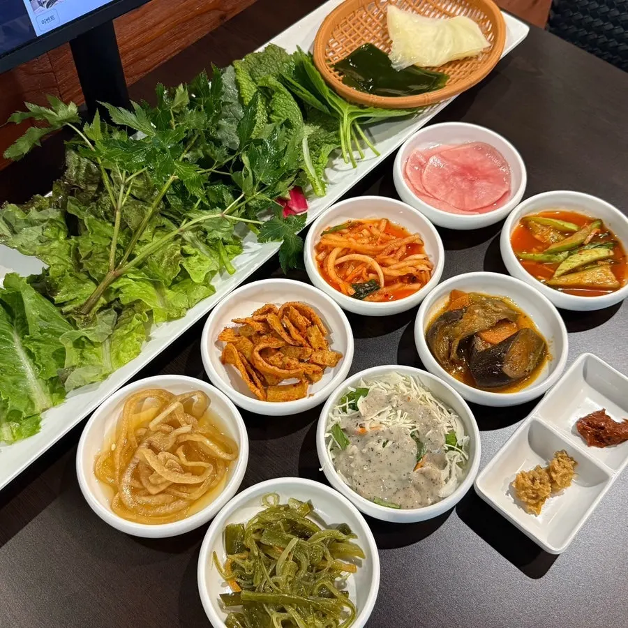 Gọi 3 phần woo-samgyeop ssambap