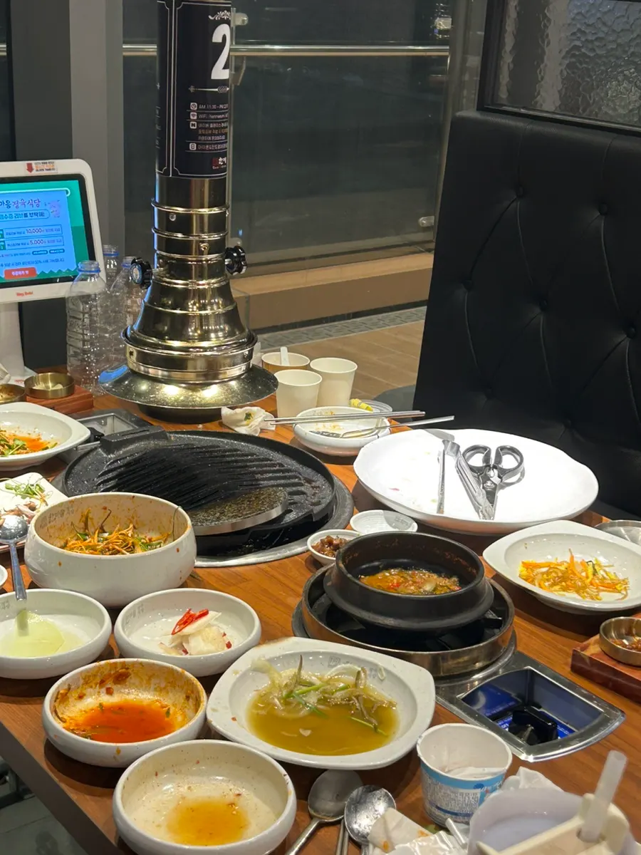 Meja selepas selesai makan
