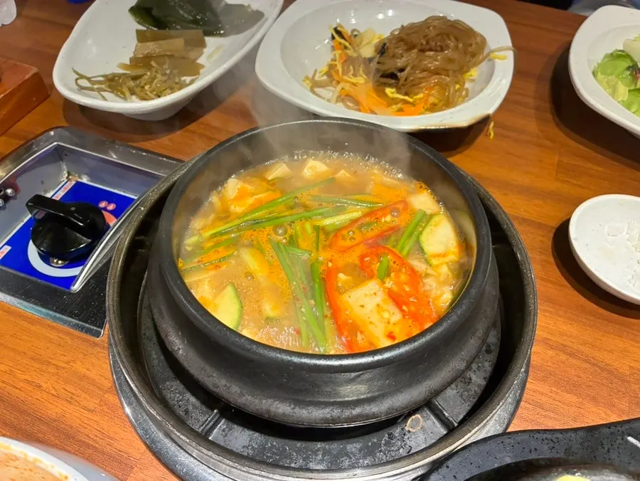 기본으로 나온 된장찌개