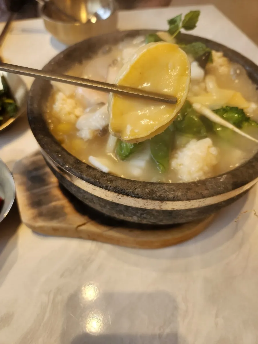 정갈하게 준비된 기본 반찬