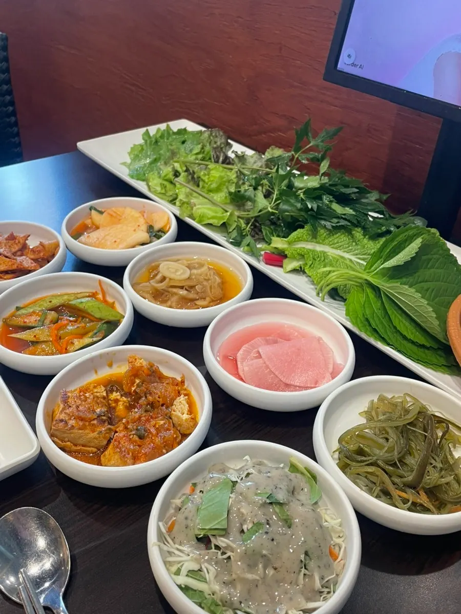 돌쇠제육쌈밥 상차림 밑반찬