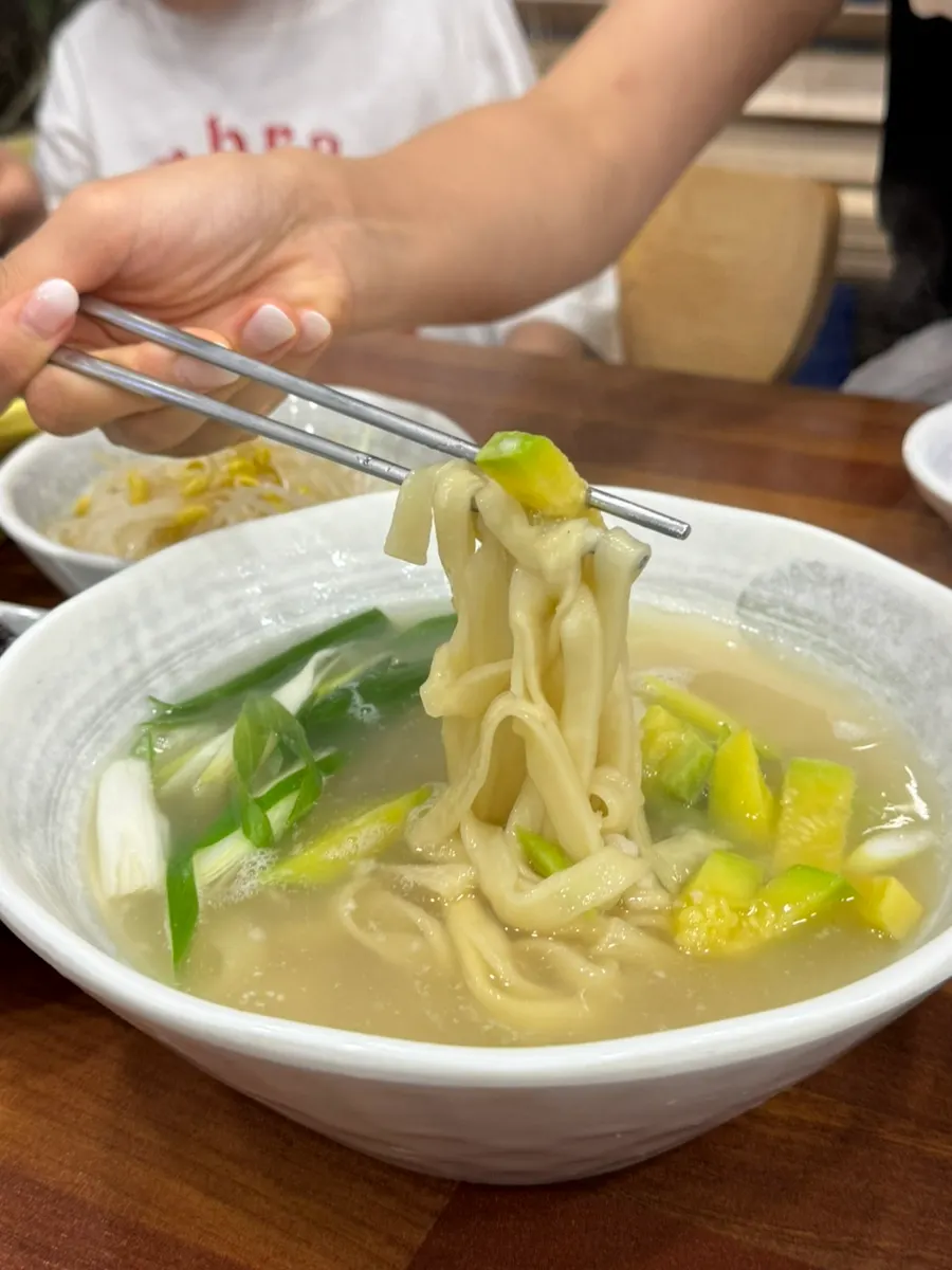 등심돈까스 새우볶음밥 칼국수 키즈메뉴 안내