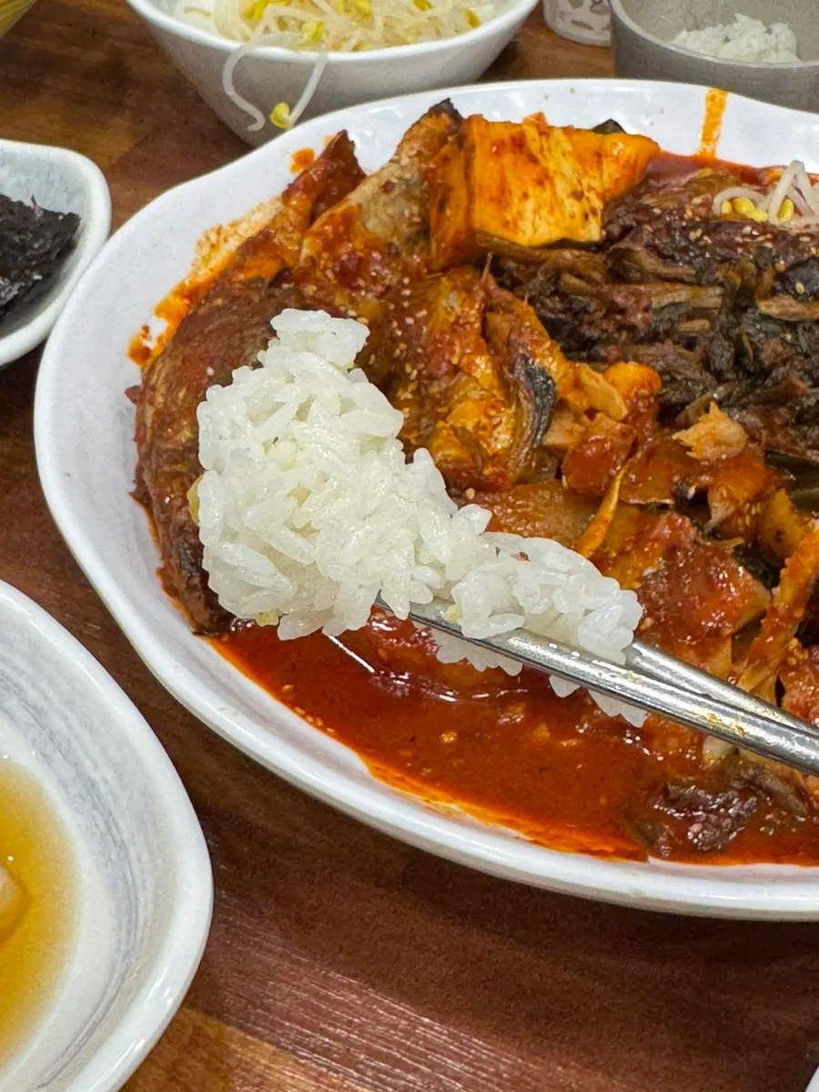 김이 오르는 수향미 향미솥밥