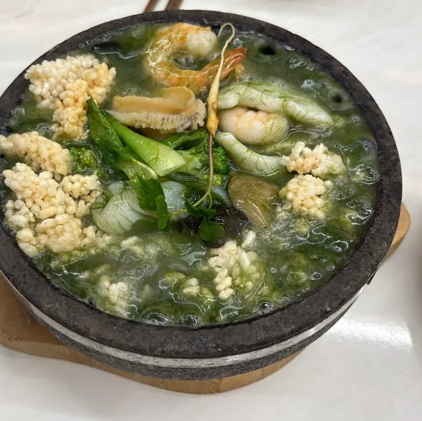 Close-up of the rich broth in the maesaengi nurungjitang