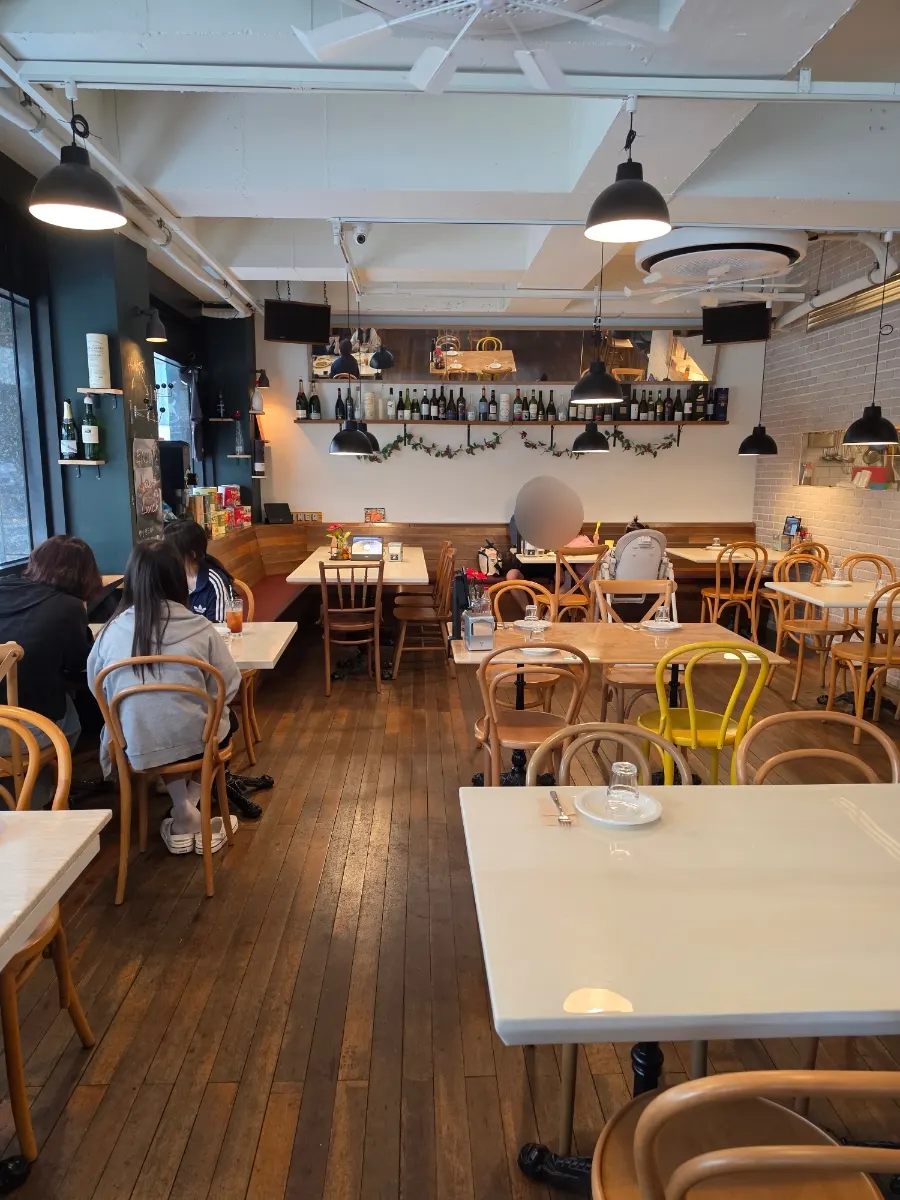 Entrance where takeout and dog-friendly visits are available
