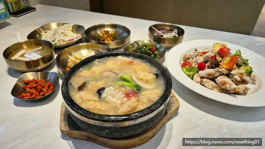 Ordered seafood nurungjitang and glutinous sweet-and-sour pork