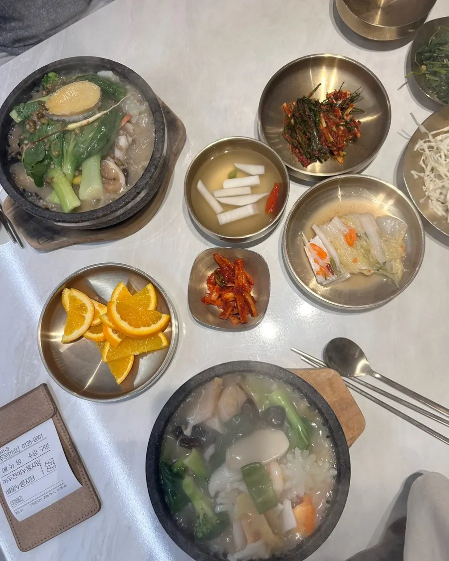 녹두 전복 누룽지탕과 해물누룽지탕 상차림