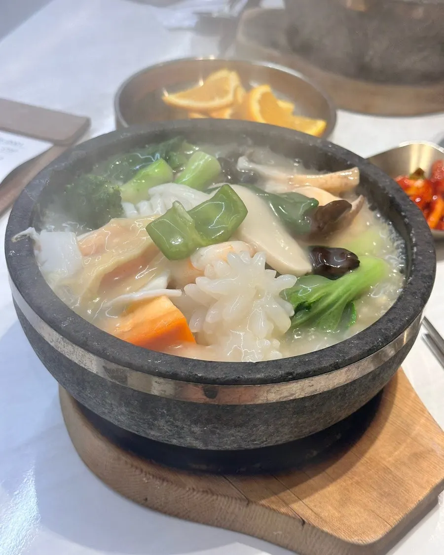 해산물이 푸짐한 해물누룽지탕