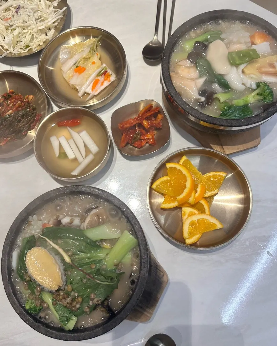 한 끼 식사로 즐긴 누룽지탕 상차림