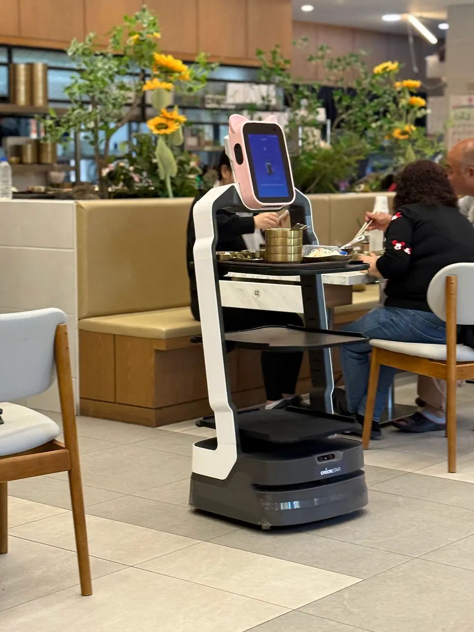 식당 내부 계산대 주변 모습