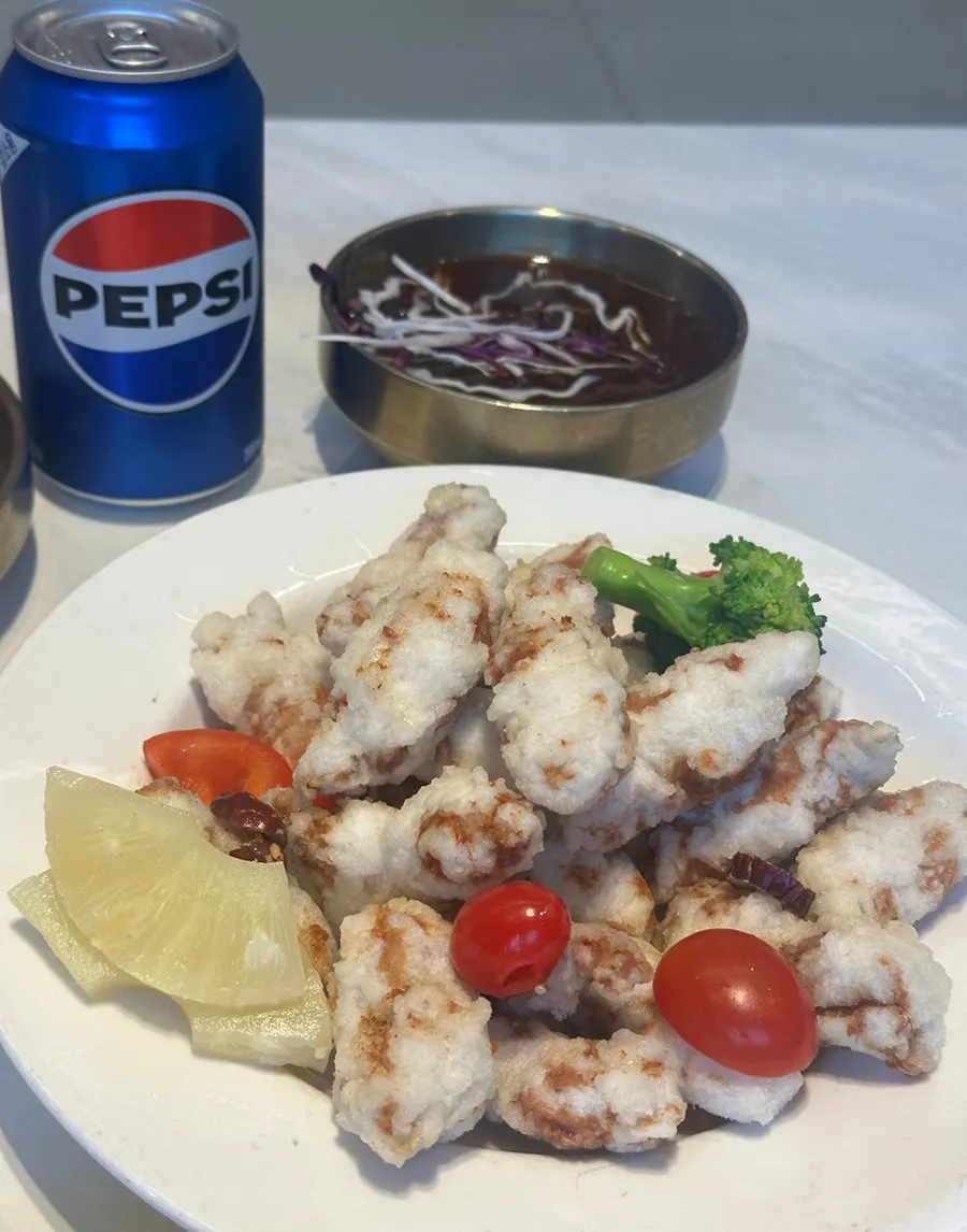 바삭한 찹쌀탕수육 한 접시